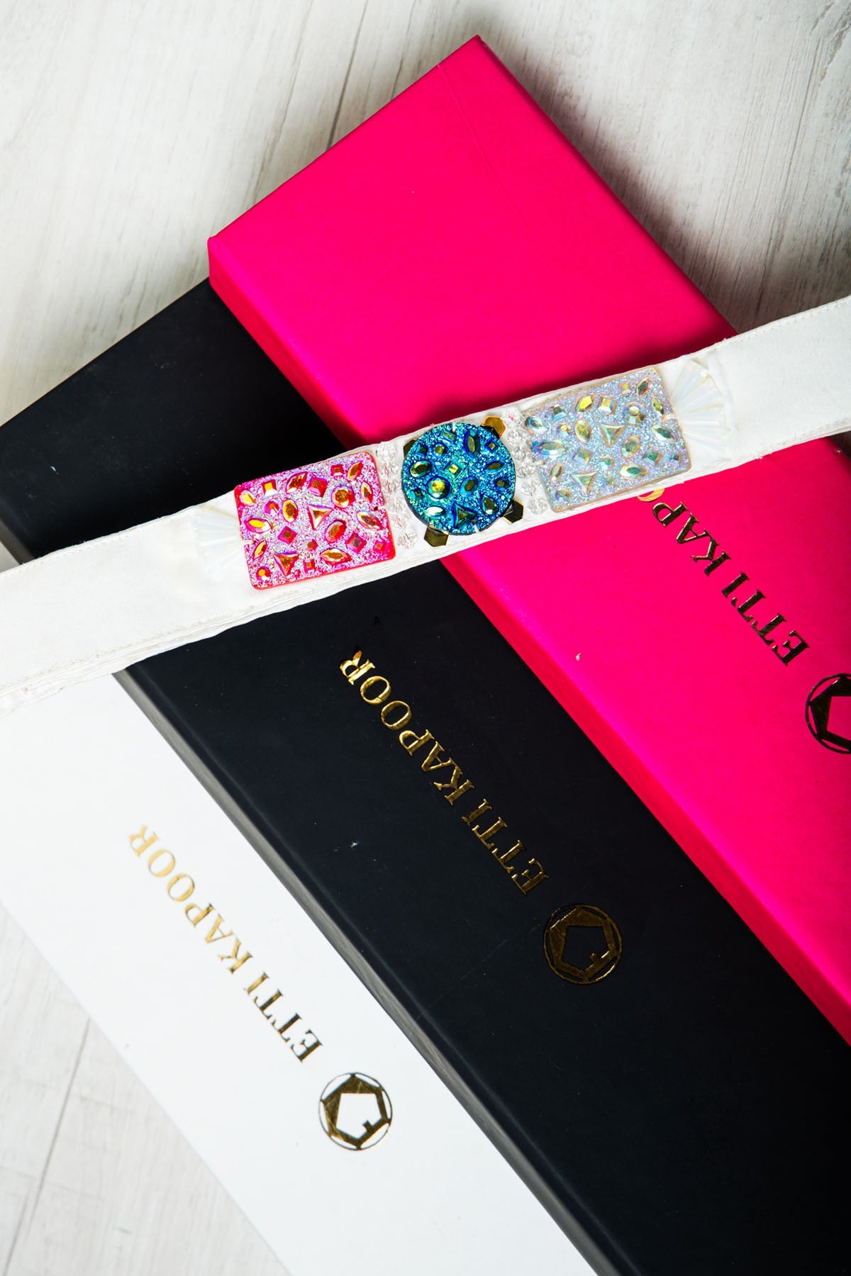 Etti Kapoor White Embellished Texture Belt Online